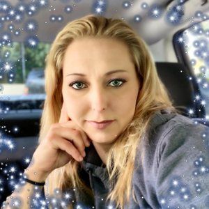 Meet your Posher, Kelli